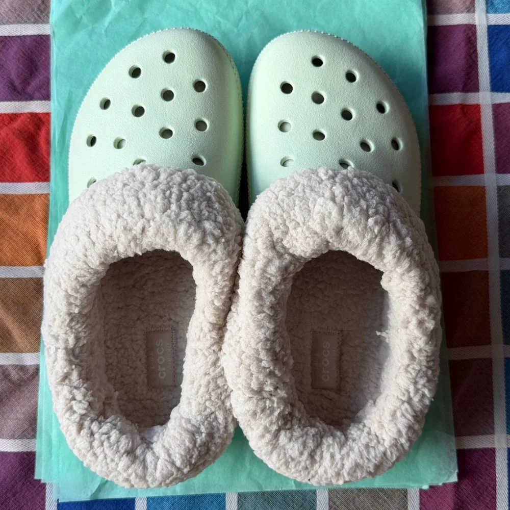 🛌 CROCS LINED CLOGS 🛌 NWT 🛌 - Picture 6 of 16